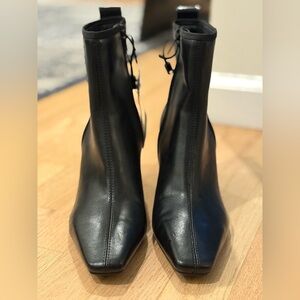 New with Tags size 7.5 (38) Zara pointed toe heeled boots Black